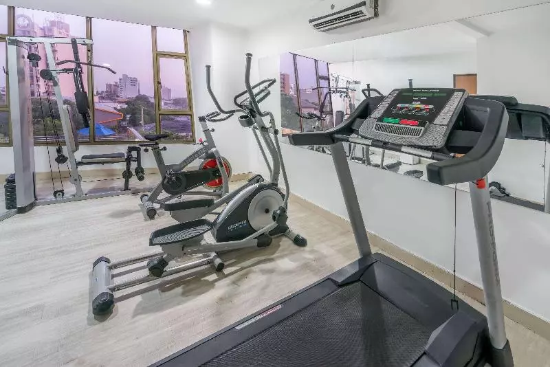 Отель Ramada By Wyndham Flagstaff East