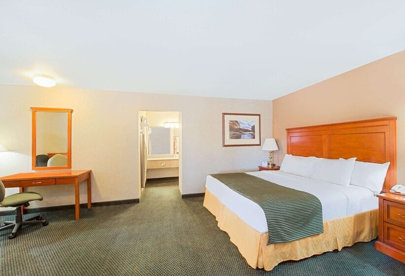 فندق Ramada By Wyndham Flagstaff East