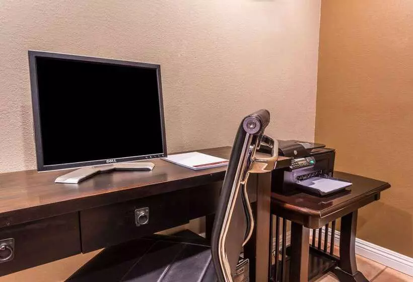 فندق Ramada By Wyndham Mountain View