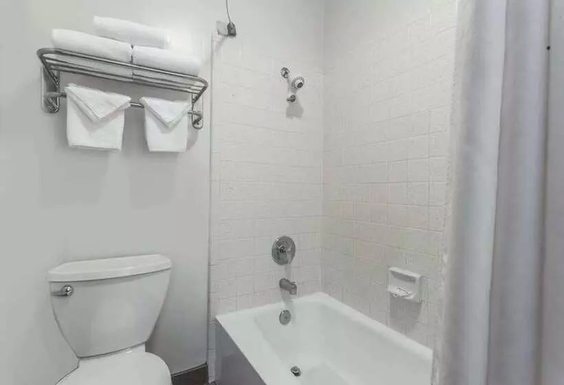 فندق Ramada By Wyndham Mountain View