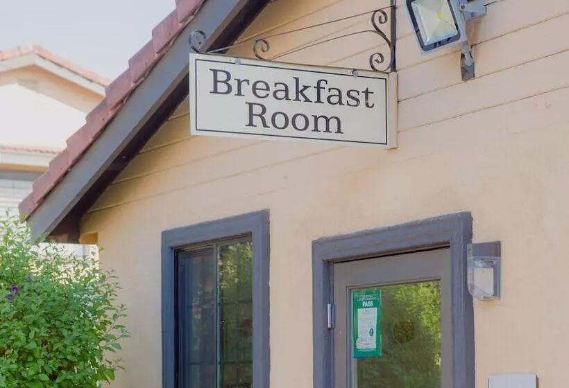 فندق Ramada By Wyndham Mountain View