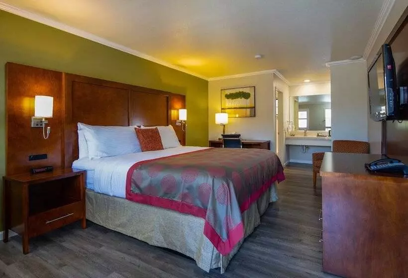 فندق Ramada By Wyndham Mountain View