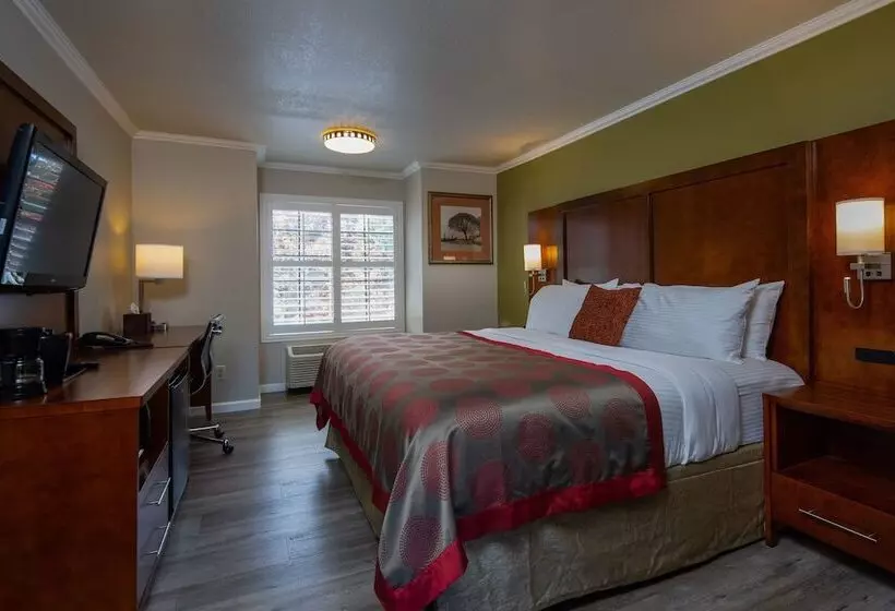 فندق Ramada By Wyndham Mountain View