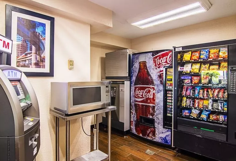 فندق Red Oak Inn Detroit   Southfield