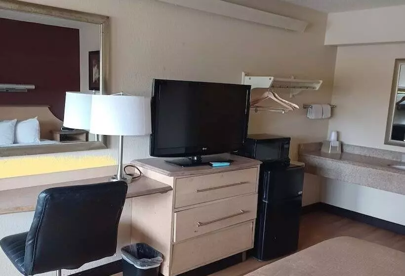 فندق Red Oak Inn Detroit   Southfield