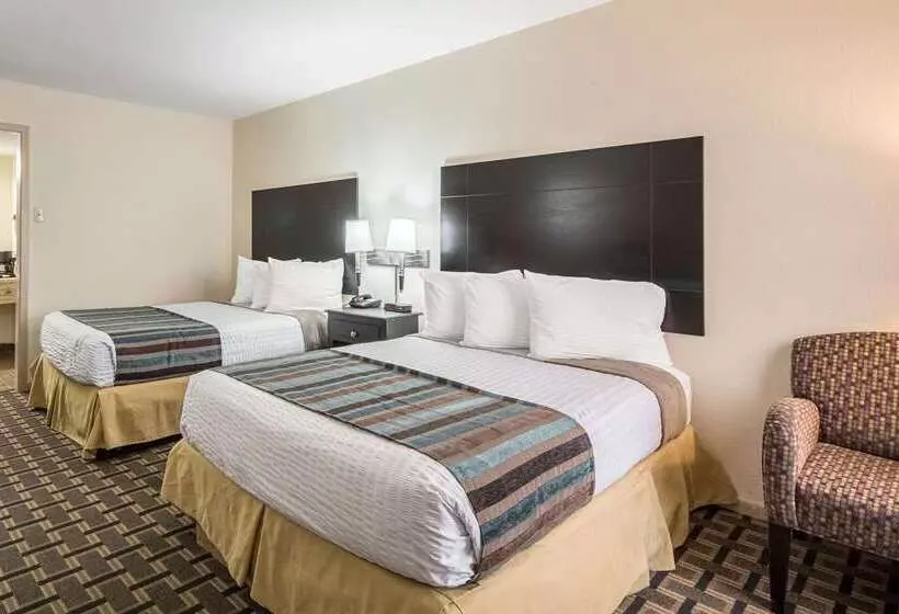 Motel 9 University Downtown