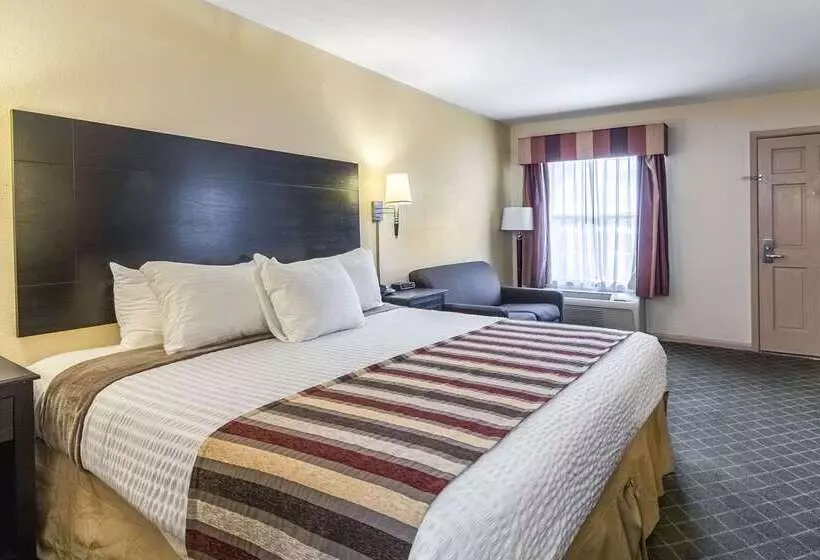 Motel 9 University Downtown