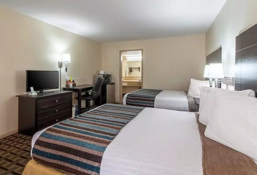 Motel 9 University Downtown