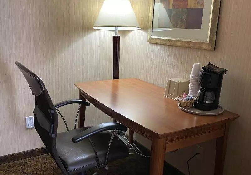 호텔 Royal Pacific Motor Inn