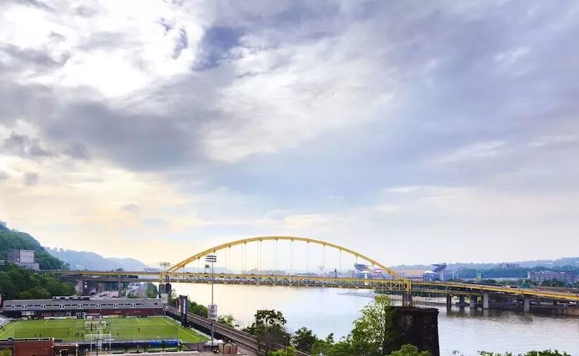 Sheraton Pittsburgh Hotel At Station Square