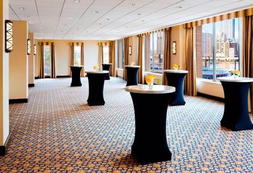 Sheraton Pittsburgh Hotel At Station Square