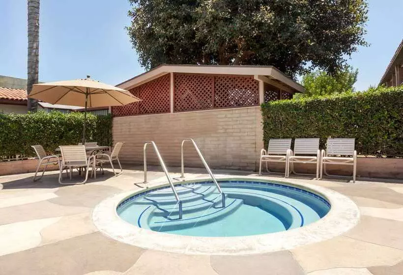 ホテル Travelodge By Wyndham Orange County Airport/ Costa Mesa