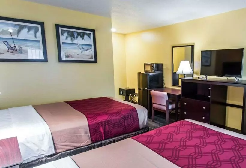 Motel Econo Lodge Cocoa Beach  Near The Port