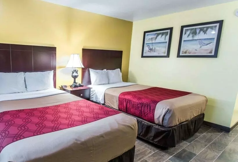 Motel Econo Lodge Cocoa Beach  Near The Port