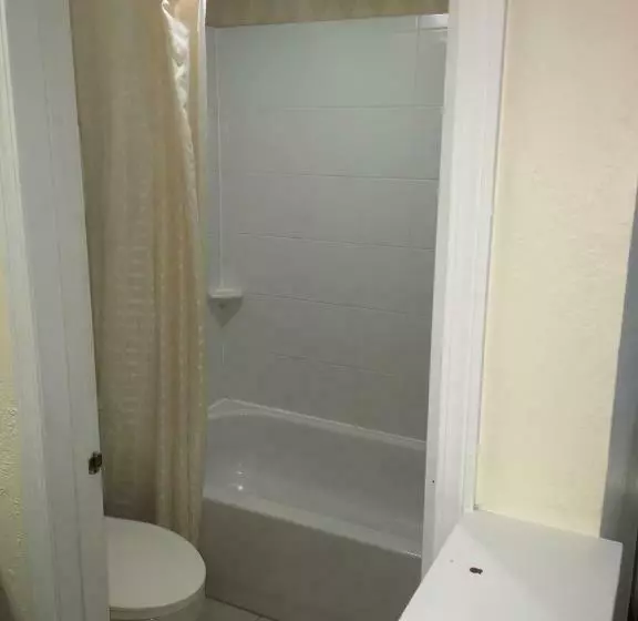 住所  Fairbridge Inn & Suites  Akron Copley Township  West