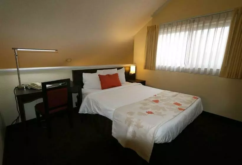 住所  Fairbridge Inn & Suites  Akron Copley Township  West