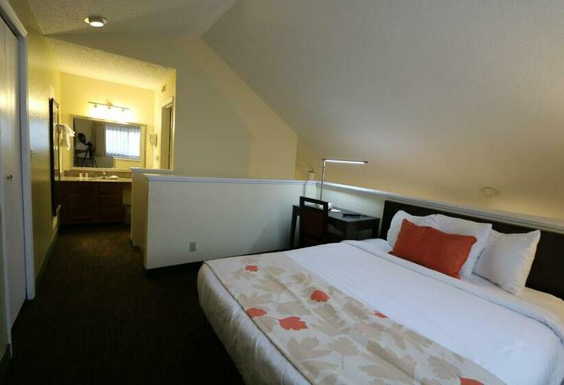 اقامتگاه Fairbridge Inn & Suites  Akron Copley Township  West