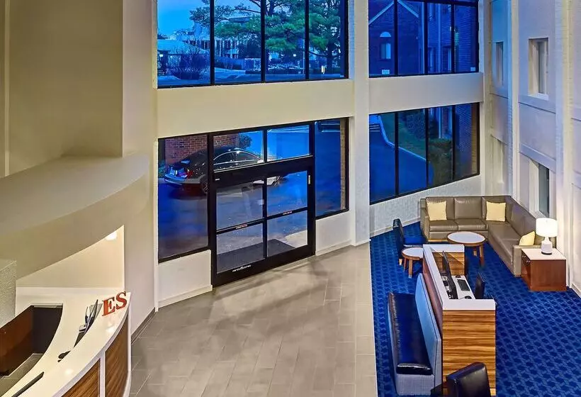 住所  Sonesta Simply Suites Memphis East Poplar Pike