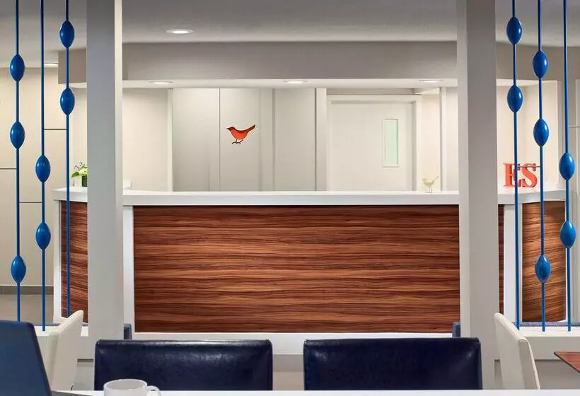 住所  Sonesta Simply Suites Memphis East Poplar Pike