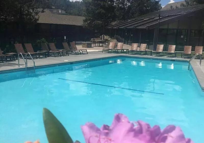 Resort Otel Riverhouse Lodge