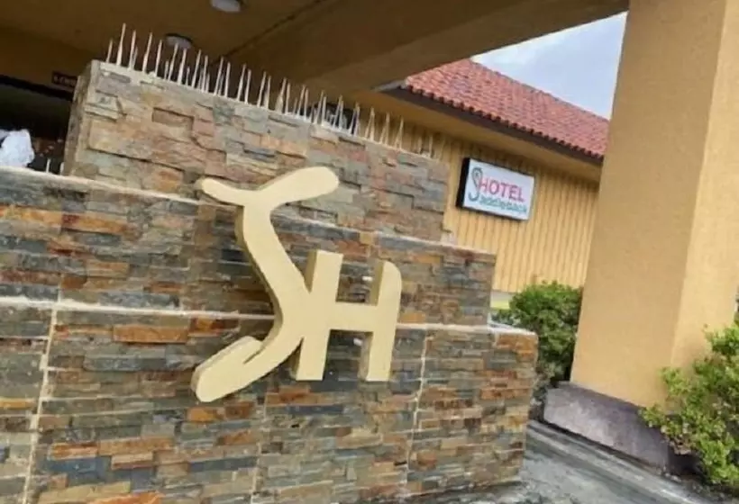 Курорт Saddleback Los Angeles Norwalk