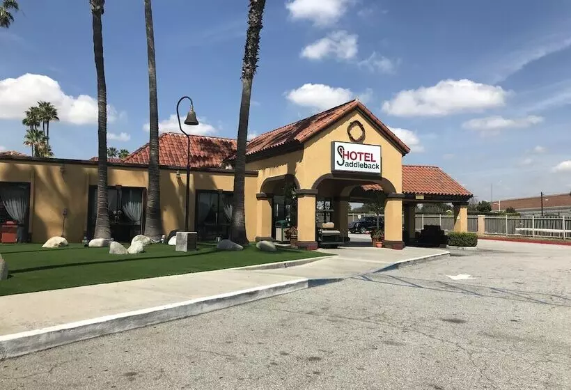 Курорт Saddleback Los Angeles Norwalk