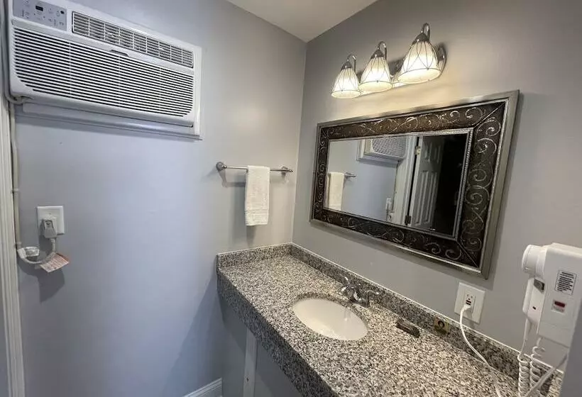 Rio Motel And Suites