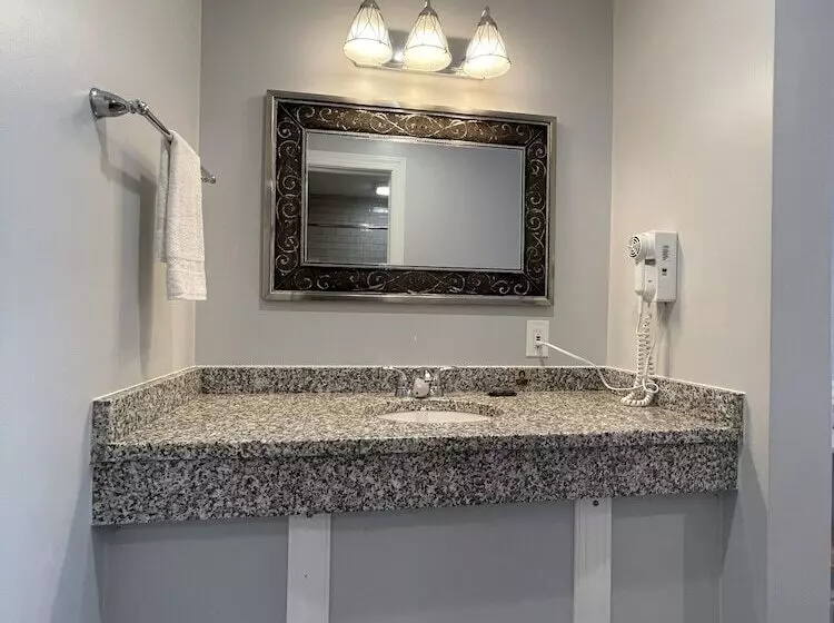 Rio Motel And Suites