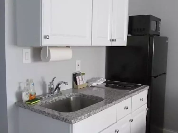 Rio Motel And Suites