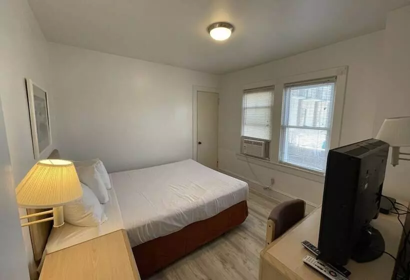 Rio Motel And Suites