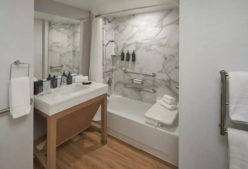 Sheraton Pittsburgh Hotel At Station Square