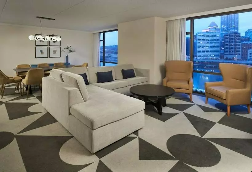 Sheraton Pittsburgh Hotel At Station Square