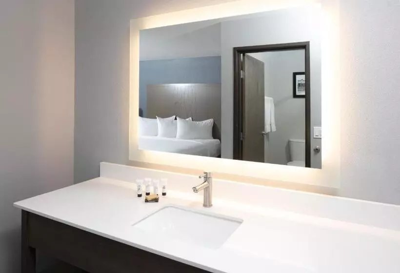 28 Boise Airport, Ascend Hotel Collection