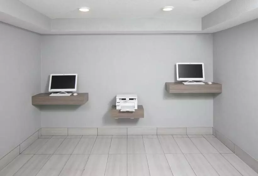 28 Boise Airport, Ascend Hotel Collection