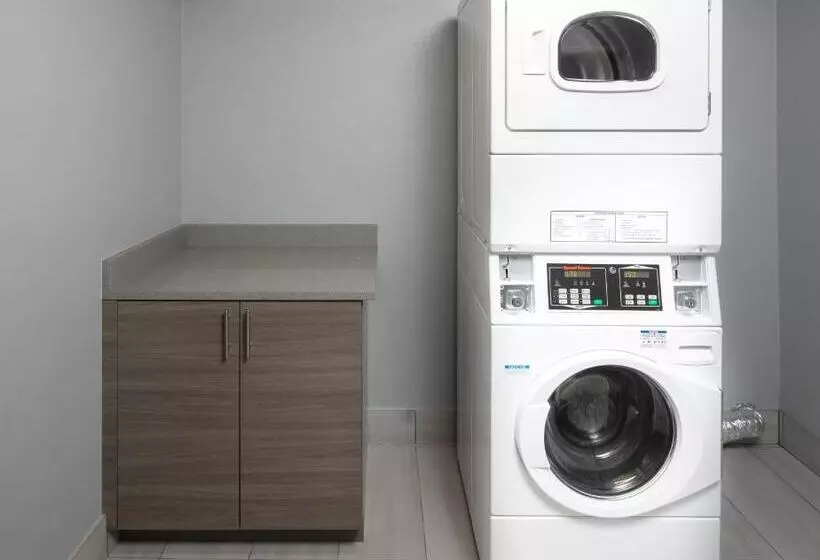 28 Boise Airport, Ascend Hotel Collection