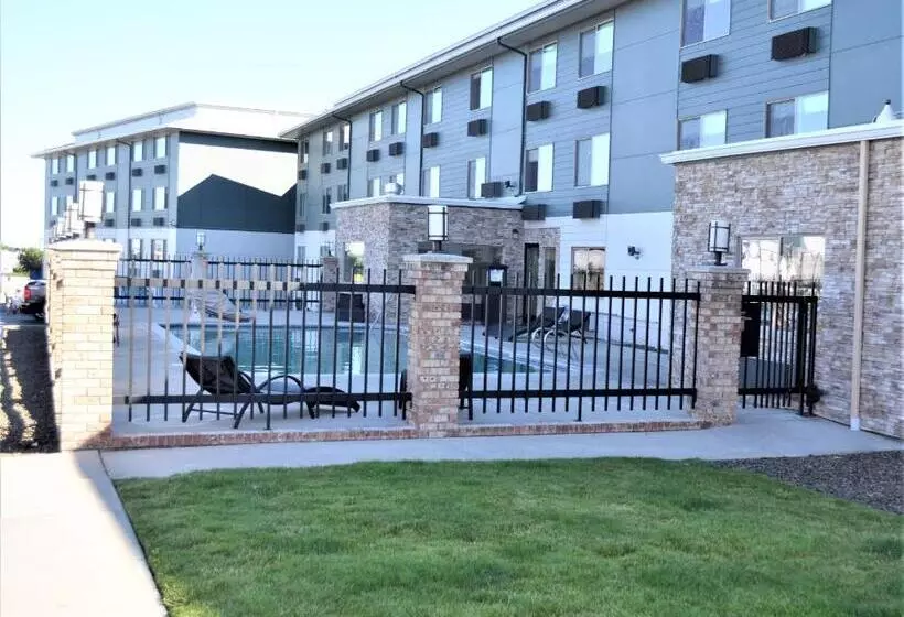 28 Boise Airport, Ascend Hotel Collection