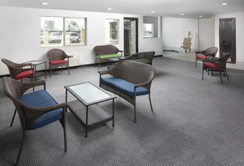 28 Boise Airport, Ascend Hotel Collection