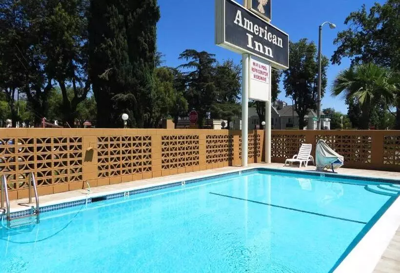 호텔 American Inn Ontario