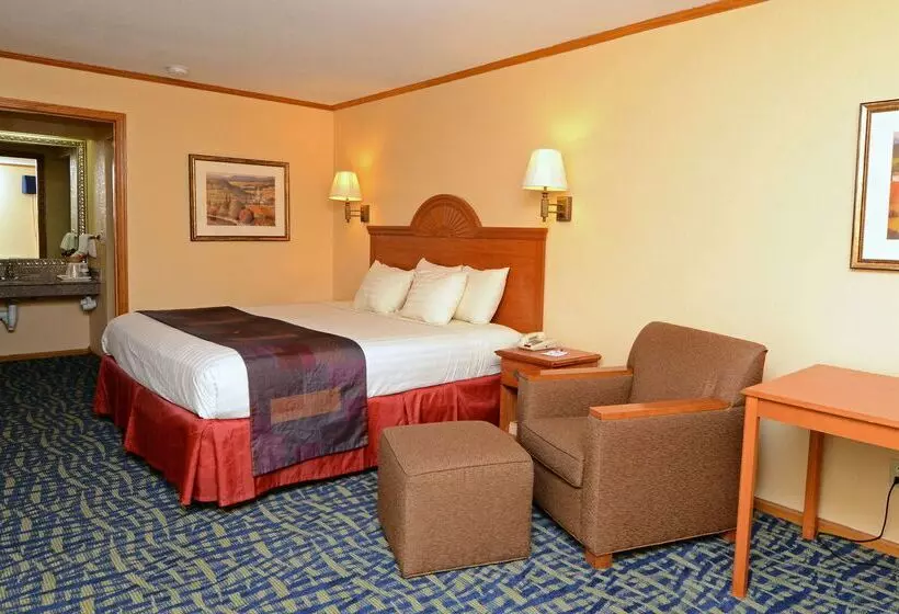 هتل Surestay By Best Western Kansas City Country Inn North
