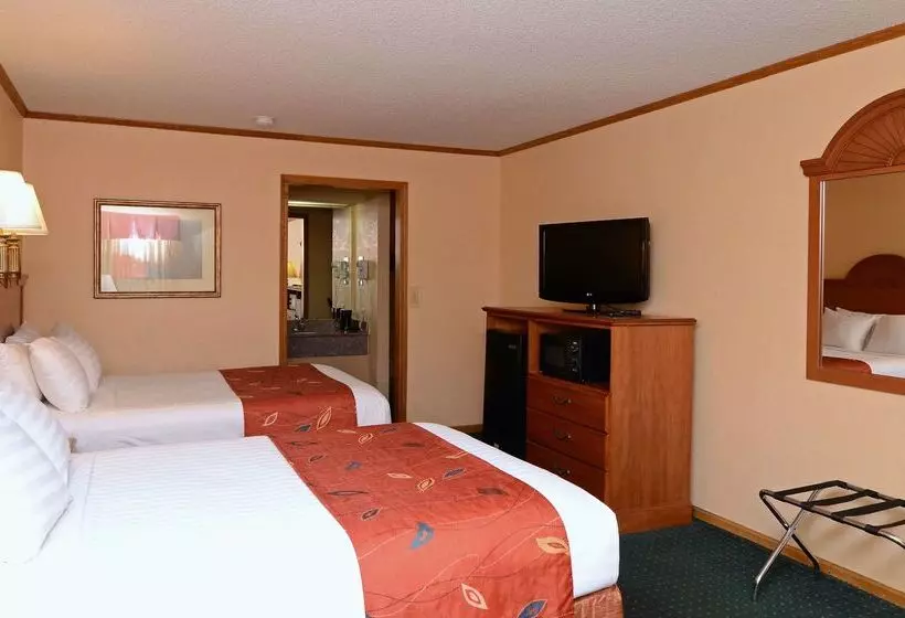 هتل Surestay By Best Western Kansas City Country Inn North