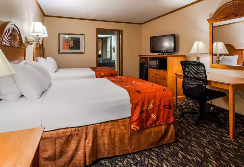هتل Surestay By Best Western Kansas City Country Inn North