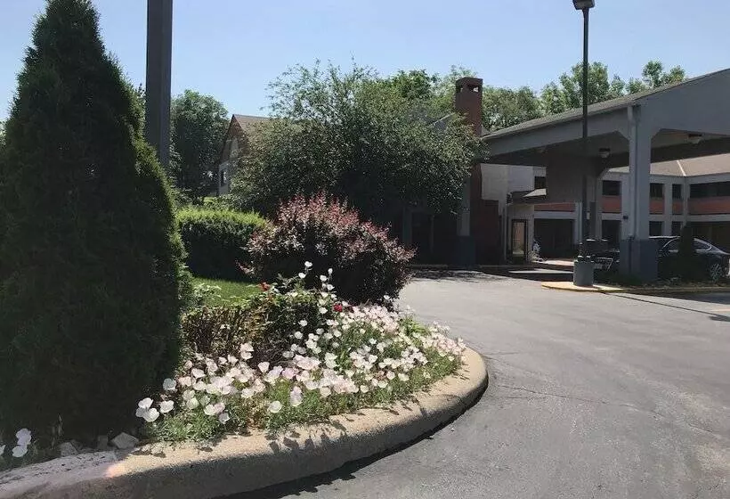 هتل Surestay By Best Western Kansas City Country Inn North