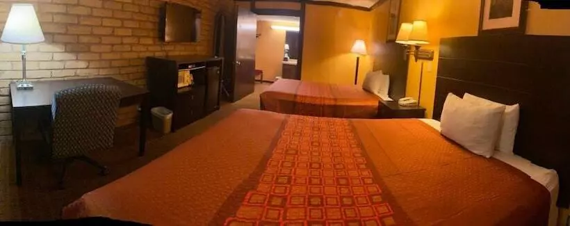 فندق Carthage Inn