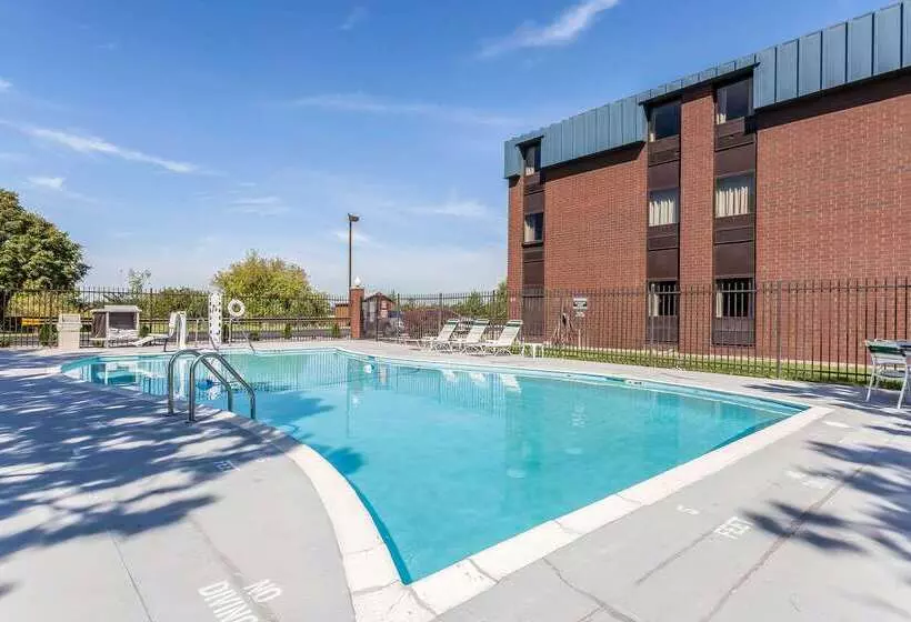 Otel Comfort Inn  Hall Of Fame