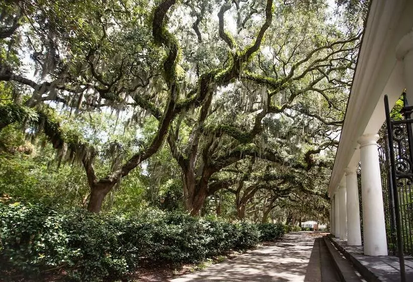 בית מלון כפרי Eliza Thompson House, Historic Inns Of Savannah Collection