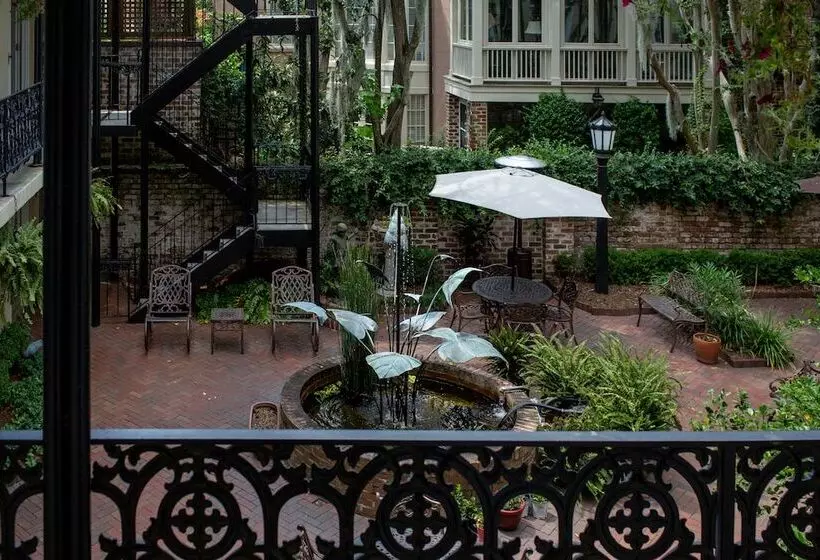 בית מלון כפרי Eliza Thompson House, Historic Inns Of Savannah Collection