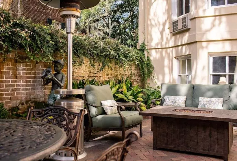 בית מלון כפרי Eliza Thompson House, Historic Inns Of Savannah Collection