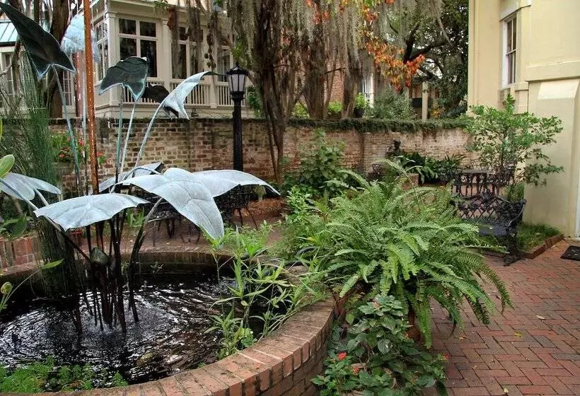 בית מלון כפרי Eliza Thompson House, Historic Inns Of Savannah Collection