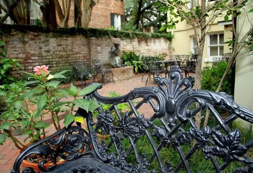 בית מלון כפרי Eliza Thompson House, Historic Inns Of Savannah Collection