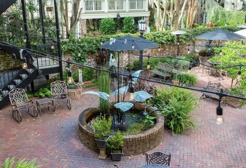 בית מלון כפרי Eliza Thompson House, Historic Inns Of Savannah Collection